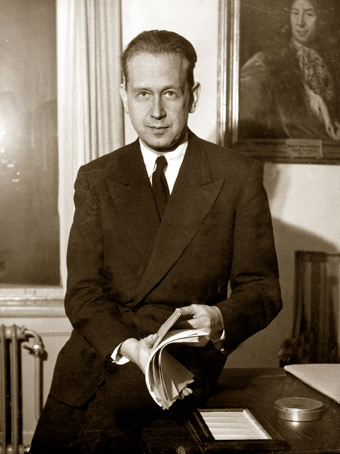 Dag-Hammarskjöld-en-frontløber-02-Deidre-Parker