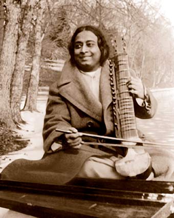 Ragaerne-09-Paramahansa-Yogananda